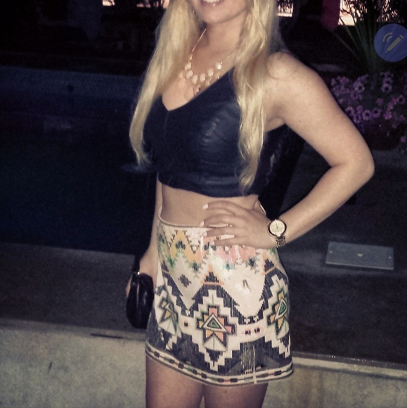 Express Sequin Skirt - Picture 7 of 7